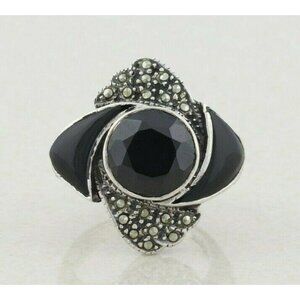 Sterling Silver Onyx and Marcasite Ring Size 6 1/4